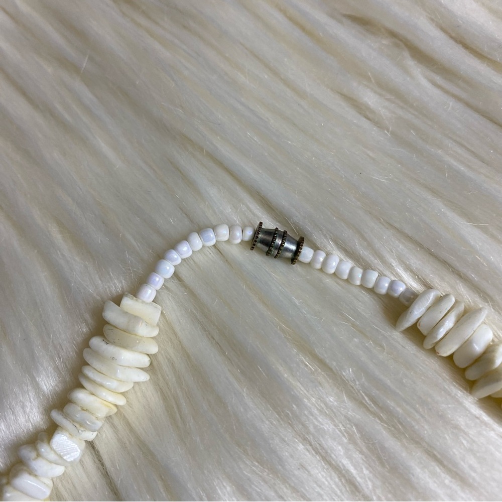 Vintage : unisex cream off white Y2K hawaiian surfer summer puka shell necklace - Picture 4 of 4
